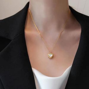 Hänge halsband vintage franska 18k guld färg hjärthalsband för kvinnor rostfritt stål skal smycken present
