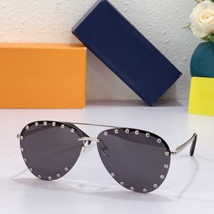 Sonnenbrille für Männer und Frauen, Sommer-0997-Stil, Sonnenschutz, Anti-Ultraviolett, Retro-Platte, randlose Nietengläser, zufällige Box