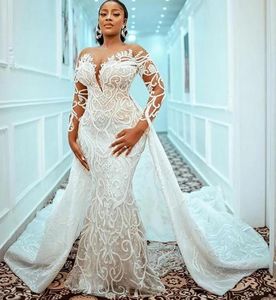 2022 Vestidos de noiva de sereia árabe de luxo vestidos de noiva Apliques de renda com mangas longas de pérolas de cristal Plus Size Pescoço Vintage Vintage