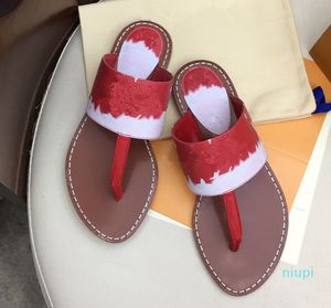 2022 Bunte Lack-Canvas-Leder-flache Tanga-Mule-Slides Damen-Sandalen Rot Rosa Blau Größe 34 bis 42