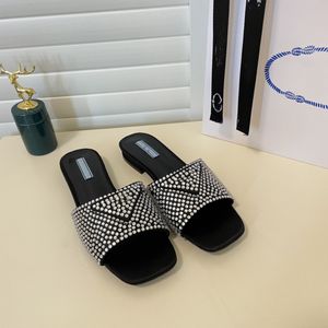Lüks moda klasik terlik tasarımcısı elmas plaj sandaletleri kadın deri slaytlar kutu
