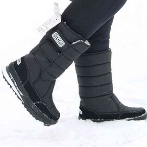 Zimowe buty dla mężczyzny na zewnątrz podróży na zewnątrz snowbootom bez poślizgu bawełny buty mężczyzn i aksamitne buty ciepłe buty zwykłe męskie mąż j220714