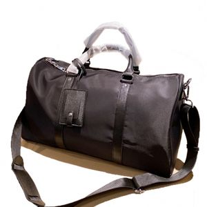 Высококачественные мужские мода Duffle Bag Black Nylon Travel Bags Mens Gange Buggage Gentleman Business Totes с похвалой и взрывом на плече