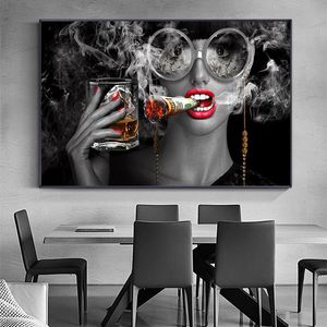 絵画クールな喫煙と飲酒ガールキャンバスペインティングポスター印刷アートウーマンウォール写真ホームバーの装飾