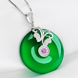 Naszyjniki wisiorek Natural Green Hetian Jade Butterfly 925 Srebrny naszyjnik Chiński Jadeite Amulet Moda urok Biżuteria Prezenty dla kobiet