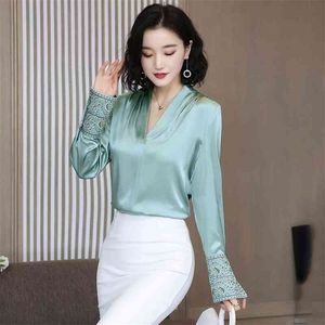 Корейские шелковые женские рубашки Женщины атласная блузя рубашка плюс размер элегантная женщина вышивая вышивка с длинным рукавом блузки и блузки 210326