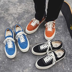 2022 Wholesale TopSelling new boy non-slip sports men's Korean fashion Classic luxury sneakers Top Quality casual flat laceup shoes