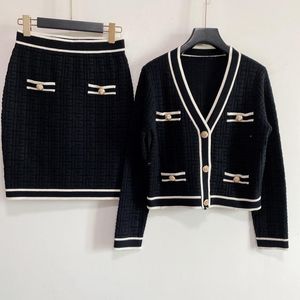 カジュアルドレスセーターバルマイム2ピーススカート半袖編み布豪華なデザイナー服