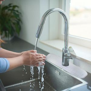 Mattor kuddar badrum kran vatten catcher matta hållbar silikon snabbt dränering diskbänk bakom faucetmaterna