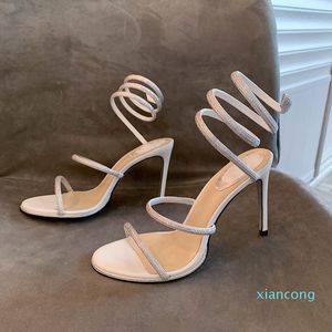 Женские роскошные дизайнерские скольжения шлепанцы сандалии 2022 Хрустальные серпентинные туфли Sexy Strass Cleo Sandals Wart