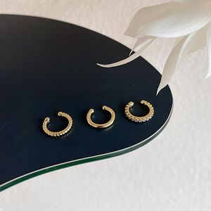 Klipsli vidalı PC'ler/Set Micro Pave CZ Taş Klips Küpeleri Piercing Olmadan Kadınlar İçin Twisted Bükülmüş Düz Minimalist Kulak Kuff