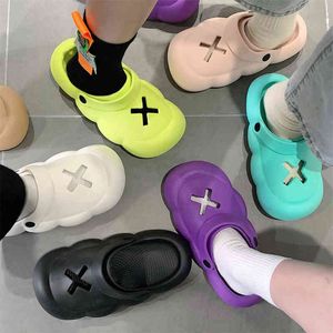 Nxy Sandals 2022 New Hole Shoes for Women Cartoon Cute Solid Color Thick Sole Non-slip Soft Beach Girl Home Slides 0527