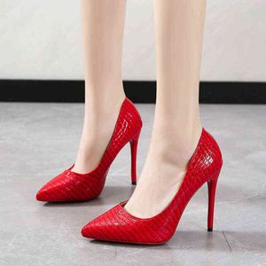 2022 New Arrival Women Pointed Toe Sexy Low Heel Shoes Crocodile Grain Pumps Ladies Office Work High Heels Womens Heels G220425