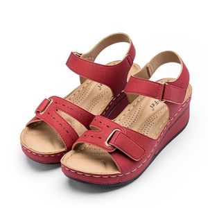 Sandalet moda kadınlar yaz retro takozlar yumuşak açık ayak parmağı gündelik nefes alabilen ayakkabı bayanlar katı büyük boy sandalet 2022