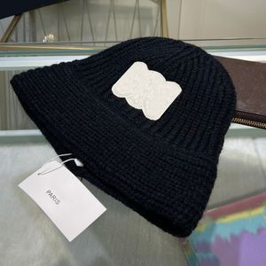 Kış Kasketleri Dikişli Kap Kadın Erkek Tasarımcı Kafatası Kapakları Marka Harfler ile Örme Bere Moda Sokak Şapkası