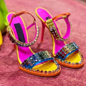 Designers de luxo sandálias mulheres sapatos costurados à mão colorido strass stiletto saltos de alta qualidade cristal bling bling 10,5 cm de salto alto jantar festa sandália 35-43