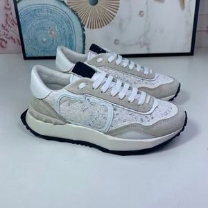 Kvalitet män kvinnor paris casual skor klara ensamma tränare pappa sko sneaker överdimensionerade vita svarta löpare storlek35-45