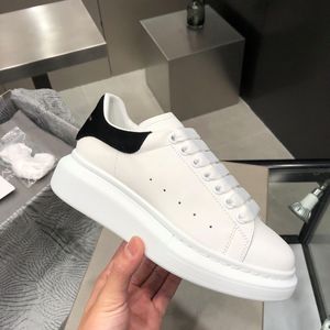 Fashion Men Designer Woman Scarpe in pelle Lace Up Platform Sneakers oversize Sneaker bianche maschi bianchi da donna in pelle scamosciata in pelle scamosciata Scarpe casual Chaussures con logo