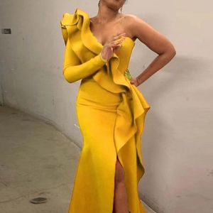 Dorywczo sukienki Jedno ramię Długa sukienka Ruffles Yellow Sexy Elegancki Elegancki Kobiety Bodycon Split Kobiet Formalne Maxi Party 2022 Rok