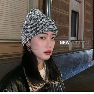 Winter Reflective Fishing Night Running Beanie Hats Men Women Lady Girls Warm Cap Outdoor Windproof Knitted Hat 220513