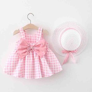 2021 Baby Girls Dress Summer ärmlösa rygglösa casualkläder med hatt barn blommig rutig båge prinsessa födelsedagsfest sundress g220506