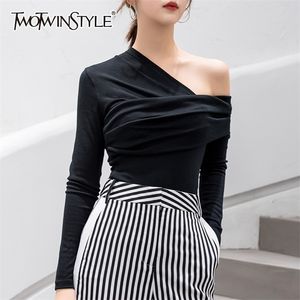 Twotyle Sexy Off Shoulder Asymmetric Women's T-shirts Toppar Kvinna Slim Långärmad Mode Svart Höst 220328