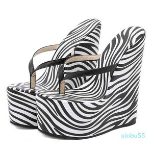 Sexy Zebra Super Salto Alto 18 cm Plataforma Wedge Chinelos Sandálias Femininas Mules Chinelos Sapatos