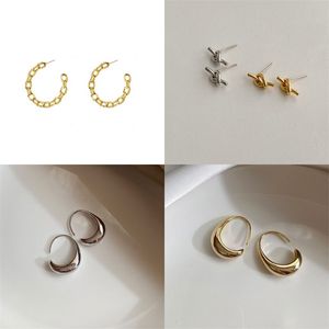 Neue Trendige Ohrringe großhandel-Mode neue Gestüt Ohrringe für Frauen Geometrisch Gold einfache Ohrring Trendy Weihnachtszubehör D3