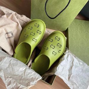 6329 chinelos de sandália femininos de salto médio, feitos de materiais transparentes, elegantes, sexy e adoráveis, sapatos de praia ensolarados para mulheres