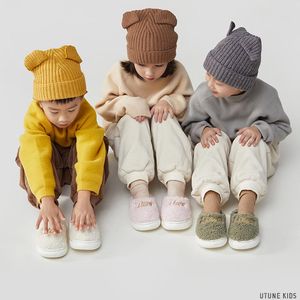 Terlik çocuklar kış çocuk terlikleri küçük koyun sıcak peluş kapalı ayakkabılar sevimli pembe kızın ev anti-kayma çocuk kaydırıcısı