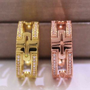 Hot Selling Designer Rings Luxury Bulga Jewelry ins New Accessories High Quality Gold Plated Diamond Paper Clips Band Ring Men and Women Valentine s Day Gifts