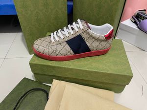 Designer ACE Sneakers Herr Dam Fritidsskor Klassiska Vita Skor Stripe Canvas Splicing Sneaker Djurbroderi bee Trainers stor Storlek 35-48