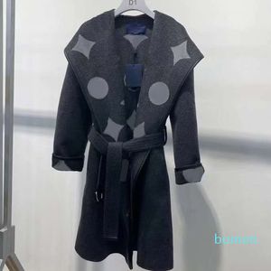 2022-kvinnors ull blandar Autumn Winter Outerwaer Trendy Fashion Classic Letter Mönster Kvinnor Rockar Badrob Stil Högkvalitativ asiatisk storlek