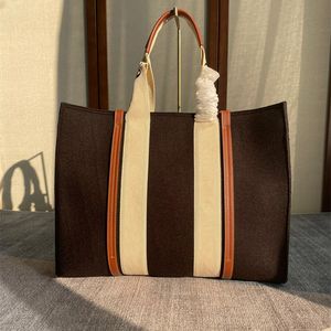 Kvalitetskvinnor Handväskor Woody Tote Shoppingväska Handväska Hög återvunnen filt Totes Fashion Wool Large Beach Bags Luxury Designer Travel Crossbody Shoulder Bag Pures