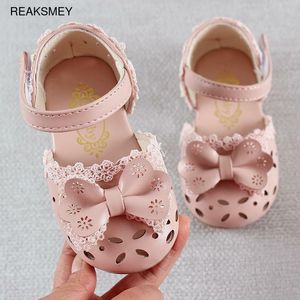 EST Summer Kids Shoes Fashion Leathers Sweet Children Sandals for Girls 유아용 아기 통기성 Hoolow Out Bow 220525