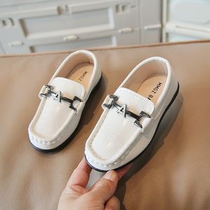 Nuova primavera autunno scarpe per bambini ragazzi scarpe inglesi in pelle scarpe per ragazzi traspiranti mocassini casual sneakers per ragazza moda taglia 26-35