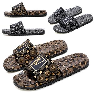 Högkvalitativ lyx märke designer män tofflor kvinnor sandaler mönster tryck guld silver glidbanor sommar bred platt dam strand sandal flip flops stor storlek 36-49