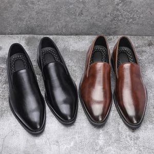 Högkvalitativa loafers män skor pu läder casual mode rund tå klassisk all match daglig kontorsföretag formella skor dh954