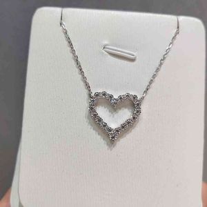 Inbeaut Ankomst 925 Silver Forever Love Pass Diamond Test 03-2ct Excellent Cut Moissanite Heart Pendant Halsband för kvinnor