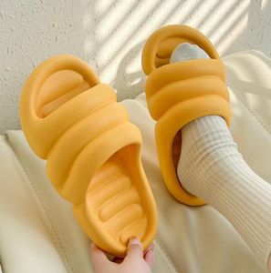 Top 2022 Slippers men and women lovers indoor bath thick bottom non slip home Shower Room Beach Booties