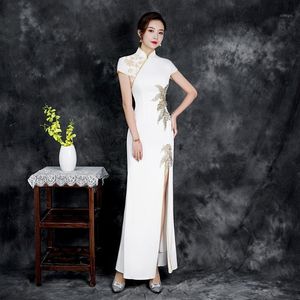 Vestuário étnica estilo chinês Cetim Cheongsam Lady Clássico Diagonal Qipao Side Split Applique Vestido Vintage Noiva Branco Vestido de Noiva Tamanho