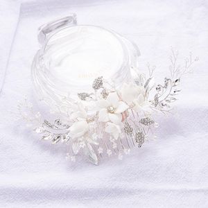 Kopfbedeckungen handgefertigte Keramikblüten weiß silberne Farbe Perle Kristall Hochzeit Haarkämme Accessoires Tiara para noivasheadpieces