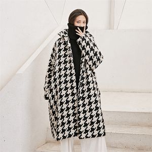 Female new winter and beginning spring plus size black and white houndstooth woven wool outerwear with outline loose woolen coat LJ201109