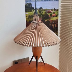 Table Lamps Modern Creative Pleated Light Bedroom Bedside Lamp Homestay Retro Decor Lights Living Room Home FixturesTable