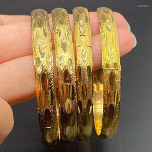 Bangle Ethiopische sieraden 24k kleur goud armbanden Europa Dubai armbanden voor vrouwen Saoedi -Arabië Afrikaanse meisjes bruiloft Bridal GiftBangle Inte22
