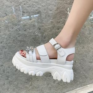 Sandalet Kadın Tıknaz Platform Zinciri 2022 Yaz Plaj Rahat Ayakkabılar Kadın Takozlar 8CM Moda Metal Sandalet BayanSandaletler