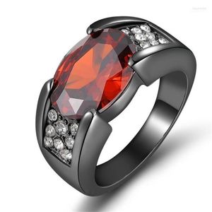 Klaster pierścieni Blacks Gun Black Gold Pierścienie Inkrustowanie Ruby Ringss Party Wedding Ring