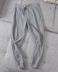 رجال الركض السراويل الجديدة ذات العلامات التجارية الرياضية fiess تمرينات للملابس نحيفة sweatpants ملابس غير رسمية الأزياء