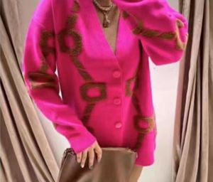 22GG 신규 여자 스웨터 한국 탄력성 v 넥 자수 꿀 스웨터 니트웨어 꼭대기