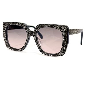 Lyxdesign solglasögon för män och kvinnor sommarstil anti-ultraviolet kattögon stor ram Gypsophila damer oculos med låda